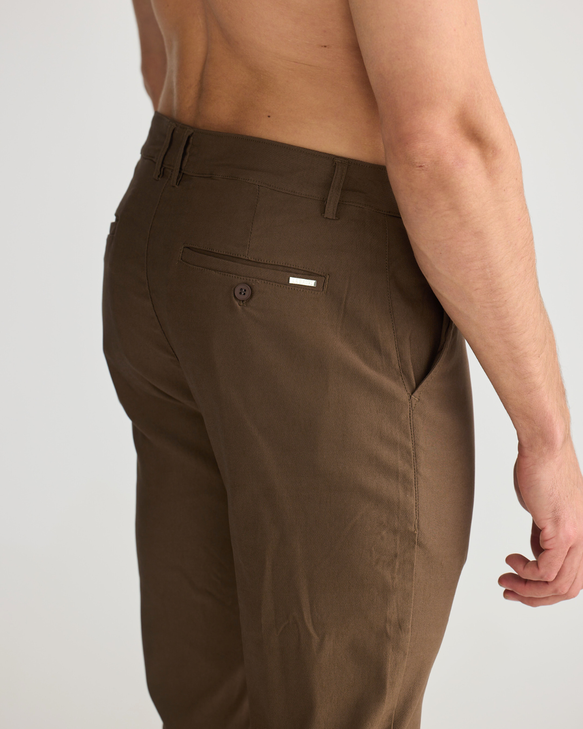 Brown Essence™ Chino
